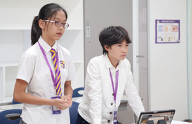 Học sinh thi tranh biện tiếng Anh về việc có nên bỏ hình phạt đình chỉ học tập