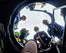 Những người làm bạn với chuột gián, lội bùn độc khơi thông cống ngầm Hà Nội