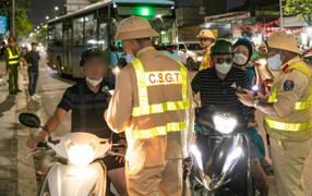 Hơn 2.000 tài xế vi phạm nồng độ cồn bị xử lý trong tối 24/10