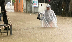 Dự báo thời tiết 27/10: Miền Trung mưa xối xả, nguy cơ cao lũ quét và sạt lở