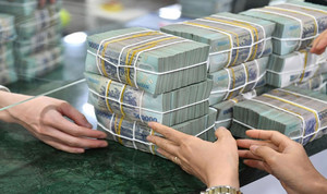 Thu nhập bình quân nhân viên nhiều ngân hàng trên 40 triệu đồng/tháng