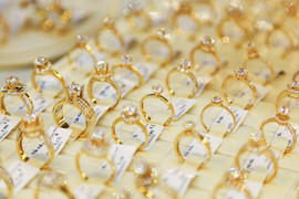 Giá vàng hôm nay 27/10: Giảm mạnh, xuống dưới mốc 4.100 USD/ounce