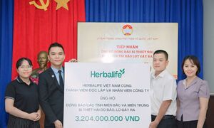 Herbalife Việt Nam góp 3,2 tỷ đồng hỗ trợ đồng bào bị ảnh hưởng do bão lũ