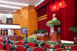 Lãnh đạo không phải người địa phương: Phòng ngừa tha hóa, bảo vệ cán bộ khỏi quan hệ thân tộc