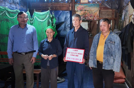 Hơn 500 triệu đồng từ bạn đọc giúp ông Cháng Kim Sinh phẫu thuật gãy đốt sống cổ