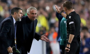 Thổ Nhĩ Kỳ điều tra 152 trọng tài cá độ bóng đá