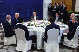 Ông Trump công bố đột phá thương mại với Hàn Quốc trong chuyến công du châu Á