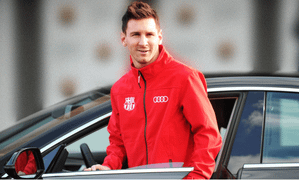 Khám phá bộ sưu tập siêu xe của Lionel Messi 