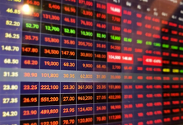 Thị trường 'rực lửa', VN-Index mất gần 30 điểm