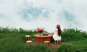 Về Sì Thâu Chải ngắm bản làng giữa mây và hoa của người Dao