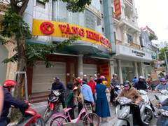 Nhiều tiệm vàng lớn ở Thanh Hóa bất ngờ đóng cửa 