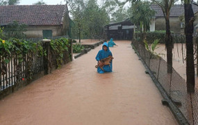 Lũ dâng trong đêm, hàng nghìn hộ dân ở Hà Tĩnh chìm trong biển nước