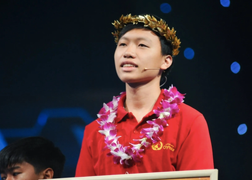 Quán quân giữ kỷ lục của Olympia từng làm bồi bàn, nay là kỹ sư cho Google