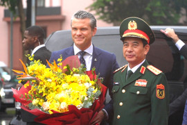 Đại tướng Phan Văn Giang hội đàm với Bộ trưởng Chiến tranh Mỹ Pete Hegseth