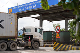 Cận cảnh trạm thu phí bỏ hoang ở TP.HCM và Đồng Nai