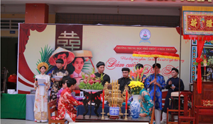 Đám cưới giữa sân trường gây 'sốt', sự thật đằng sau nhiều người ngỡ ngàng