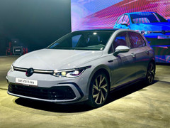 Volkswagen Golf về Việt Nam có bản mild-hybrid, giá từ 798 triệu đồng