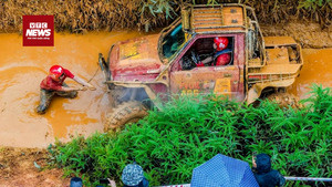 140 tay đua lội bùn, tắm mưa chinh phục giải đua xe địa hình lớn nhất Việt Nam