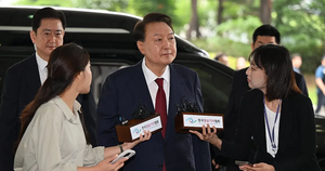 Công tố viên Hàn Quốc đột kích nhà cựu Tổng thống Yoon Suk-yeol