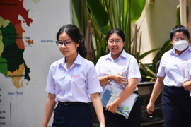 Phòng mưa ngập, nhiều trường ở TP.HCM cho học sinh tan trường sớm