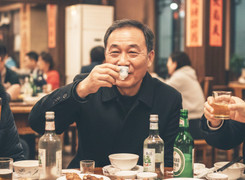 Mẹo uống rượu ít gây hại cơ thể