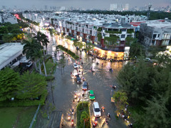 Triều cường dự báo vượt mốc lịch sử, CSGT TP.HCM khuyến cáo người dân