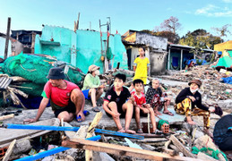 Bão Kalmaegi ‘nuốt’ làng ven biển Gia Lai: Sau một đêm, không còn nhà để về