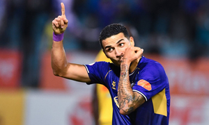 Không gian lận nhập tịch như Malaysia, vì sao tuyển Việt Nam chưa gọi Hoàng Hên?