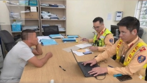 Xử phạt tài xế xe khách đi sai làn trên cao tốc Hà Nội - Hải Phòng