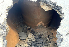 Xuất hiện ‘hố tử thần’ trên đường ở TP.HCM