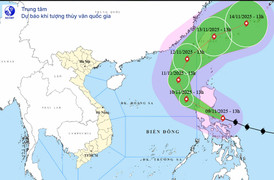 Bão Fung-Wong mạnh lên đầu cấp siêu bão, liên tục đổi hướng khi vào Biển Đông