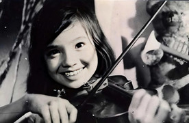 NSND Lan Hương 'Em bé Hà Nội': Cãi mẹ theo nghệ thuật, U70 viên mãn bên chồng