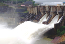 Cảnh báo mưa lớn vượt 1.000mm, các thuỷ điện lớn ở Huế ‘xả nước’