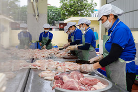 Doanh nghiệp ‘gồng mình’ trong cơn bão giá