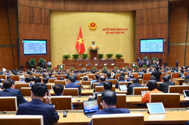 Quốc hội chốt thu ngân sách 2026, Chính phủ được lấy tiền tích lũy để tăng lương