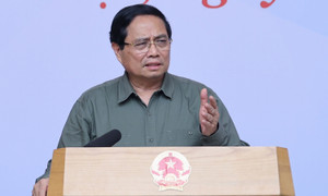 Thủ tướng: Xây lại 1.900 nhà sập đổ cho đồng bào miền Trung