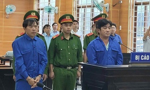 Dùng tàu cá tổ chức cho nhiều người xuất cảnh trái phép, hai ngư dân lĩnh án