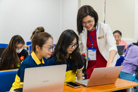 Bộ GD&ĐT: Xếp lương giáo viên cao nhất là đãi ngộ xứng đáng, không phải 'ân huệ'