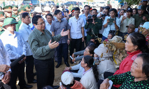 Hỗ trợ khẩn cấp 700 tỷ đồng cho 4 tỉnh, thành miền Trung khắc phục thiên tai