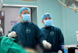 Người đàn ông nhiễm HIV, suy thận được cứu bằng ca nội soi ung thư hiếm gặp