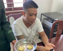 Khởi tố tài xế xe khách vận chuyển gần 12 lượng vàng từ Lào về Việt Nam