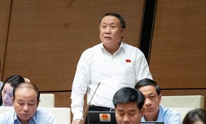 ĐBQH: Taxi, ô tô công nghệ phải trang bị ghế cho trẻ dưới 10 tuổi là bất khả thi