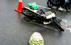 Người phụ nữ 55 tuổi ở TP.HCM tử vong trên đường đi lấy trái cây về bán