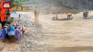 Nghẹt thở giải cứu 2 người mắc kẹt giữa dòng lũ ở Đà Nẵng