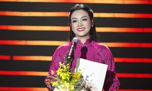 Nữ ca sĩ có học vị tiến sĩ, vừa trở thành phó giáo sư là ai?