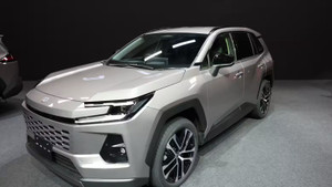 Toyota kéo dài vòng đời các dòng xe chủ lực lên 9 năm