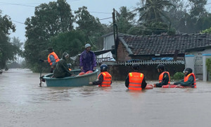 Mưa lớn, sạt lở khiến 21 người chết và mất tích, hơn 43.000 nhà bị ngập
