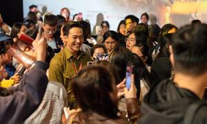 Dàn diễn viên 'Mưa đỏ' xúc động tại buổi chiếu mở màn LHP Việt Nam lần thứ 24