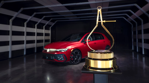 Volkswagen Golf GTI/R nhận danh hiệu chiếc xe của năm 2026