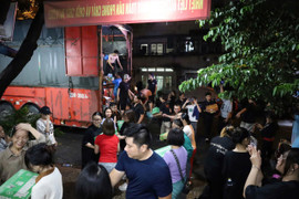 Tấm lòng người dân TP.HCM hướng về miền Trung trong những ngày mưa lũ